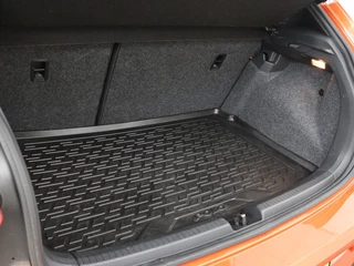 Volkswagen Polo Volkswagen Polo 1.0 TSI R-Line | Stoelverwarming | Camera |  Carplay | Climate control | Adaptive cruise | Full LED | Navigatie | Virtual Cockpit - afbeelding nr 23