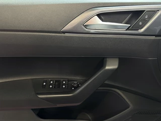 Volkswagen Polo Volkswagen Polo 2.0 TSI GTI 207PK PANO IQ LED/GRILL CAMERA STOELVERW ADAP.CRUIS ZWARTE.HEMEL 18'' LMV BEATS AUDIO 