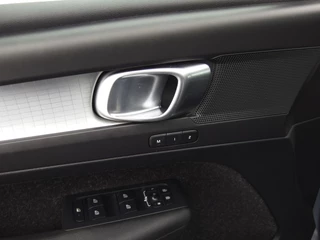 Volvo XC40 AUTOMAAT / TREKHAAK / FULL LED / STOELVERW / CARPLAY / CAMERA / NAVI / CLIMA / NL-AUTO - afbeelding nr 36
