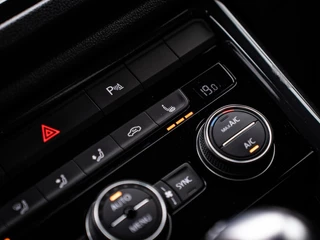 Volkswagen T-Roc Volkswagen T-Roc 1.5 TSI R-Line|PANO|19''|ACC|NAV|CARPLAY - afbeelding nr 12