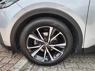 Toyota C-HR Toyota C-HR 1.8 Hybrid 140 Dynamic | Sensoren v/a | Keyless Entry | Stoelver - afbeelding nr 35