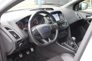 Ford Focus Ford Focus 2.3 RS  | Dealeronderhouden | Winterpack | Comforstoelen | Launch Control | - afbeelding nr 7
