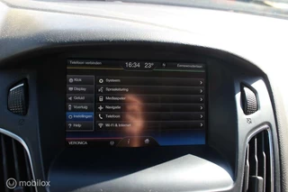 Ford Focus Ford Focus Wagon 1.5 Red Edition 18Inch/Trekhaak/NAP/Cruise - afbeelding nr 24