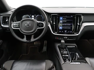 Volvo V60 Volvo V60 T6 PLUG-IN HYBRID R-DESIGN SCHUIFDAK ACC KEYLESS 19INCH STOELVER - afbeelding nr 31