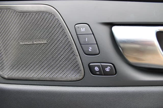 Volvo XC60 Volvo XC60 2.0 T8 Plug-in hybrid AWD Plus Dark | Luchtvering | 360 | H&K | Trekhaak - afbeelding nr 29
