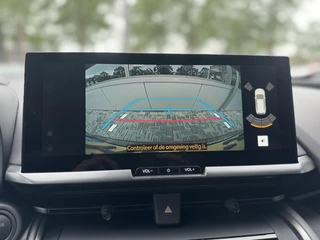 Toyota C-HR Dodenhoekdetectie, Navigatie, Parkeersensoren V + A , All-in Rijklaarprijs - afbeelding nr 8
