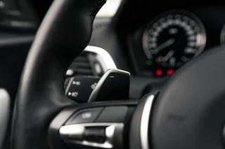 BMW 1 Serie BMW 1-serie M140i xDrive Harman Kardon Dak Leer - afbeelding nr 43