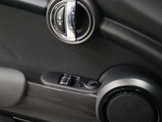 MINI One [APPLE CARPLAY, CRUISE CONTROL, JCW VELGEN, CLIMATE CONTROL, NAVIGATIE, NIEUWSTAAT] - afbeelding nr 17