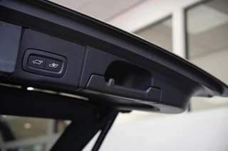 Volvo XC60 Volvo XC60 2.0 T8|455PK AWD|Org NL|1ste Eig|Ultimate Bright|Luchtv.|Bowers & Wilkins|Trekhaak|Head-Up|Pano|Crystal|Dealer Onderhouden - afbeelding nr 51