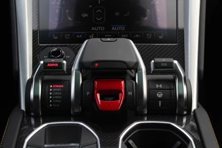 Lamborghini Urus Lamborghini Urus 4.0 V8 / NL Auto! / Full Carbon / Keramisch / B&O / Pano / 360Camera / Head-up / 23'' / Stoelventilatie / Massage - afbeelding nr 30