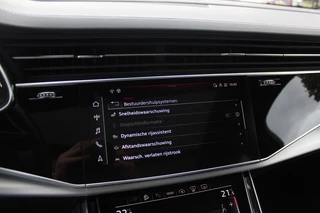 Audi Q8 Audi Q8 55 TFSI e quattro Pro Line S / Vol opties!! / Trekhaak / Panoramadak / 360Camera / Head-up / 22'' / Softclose / B&O / Luchtvering / Keyless / Stuurverwarming / Sfeerverlichting / Stoelventilatie + verwarming / Dodehoek / - afbeelding nr 24
