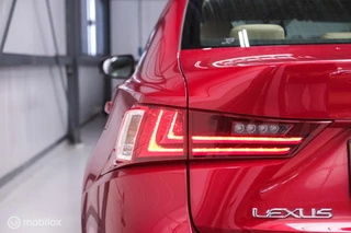 Lexus IS Lexus IS 300h Luxury Line | Dealer OH | Camera | Stoel + stuurwiel verwarming | Clima | LED | rijklaarprijs | - afbeelding nr 37