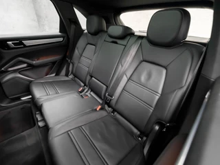 Porsche Cayenne 463Pk (PANORAMADAK, SPORTCHRONO PAKKET, ORG NEDERLANDS, SFEERVERLICHTING, 14 WEGEN SPORTSTOELEN, KEYLESS, LUCHTVERING, APPLE CARPLAY, DAB+, STUURWIEL VERWARMD, NIEUWSTAAT) - afbeelding nr 16