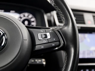 Volkswagen Golf 150Pk Automaat (DIGITAL COCKPIT, APPLE CARPLAY, LEDER, MEMORY SEATS, STOELVERWARMING, GETINT GLAS, CAMERA, SFEERVERLICHTING, ADAPTIVE CRUISE, LED KOPLAMPEN, NIEUWE APK, NIEUWSTAAT) - afbeelding nr 21