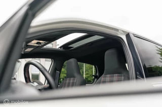 Volkswagen up! Volkswagen UP! 1.0 TSI GTI PANO BEATS CAMERA SFEER CLIMA VOL - afbeelding nr 29