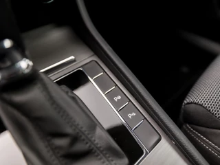 Škoda Superb 218Pk Automaat (APPLE CARPLAY, GROOT NAVI, VIRTUAL COCKPIT, MEMORY SEATS, STOELVERWARMING, CAMERA, GETINT GLAS, LED KOPLAMPEN, TREKHAAK, NIEUWSTAAT) - afbeelding nr 27
