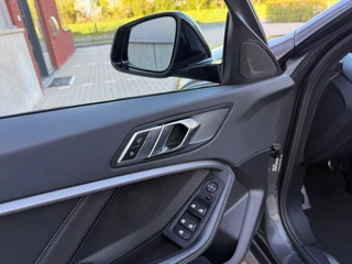 BMW 1 Serie BMW 1-serie 120i High Executive M-Sportpakket|Pano|Trekhaak| - afbeelding nr 36