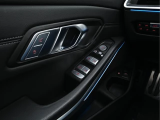 BMW 3 Serie BMW 3 Serie Touring 330e Business Edition Plus M-Sportpack (INCL-BTW) *PANO | VERNASCA-FULL-LEATHER | HEAD-UP | FULL-LED | DIGI-COCKPIT | NAVI-FULLMAP | HEATED-SPORTSEATS | HIFI-SOUND | CAMERA | AMBIENT-LIGHT | TOWBAR | 19''ALU* - afbeelding nr 27