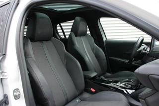 Peugeot 208 Peugeot 208 1.2 PureTech GT Automaat |PANORAMADAK, CARPLAY, ACC, VIRTUAL 3D, 360 CAMERA, STOELVERWARMING, KEYLESS, LED, PDC| - afbeelding nr 11