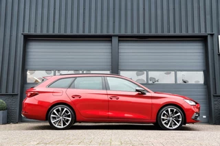 SEAT Leon Seat Leon Sportstourer 1.5 TSI FR /LED/KEYLESS/SFEERVERL./CARPLAY/ELEK. KLEP/CAMERA! - afbeelding nr 3