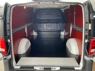Mercedes-Benz Vito Mercedes-Benz Vito 114 CDI Lang LAADKLEP / AIRCO / CRUISE CONTROLE / NAVI / AUTOMAAT - afbeelding nr 31