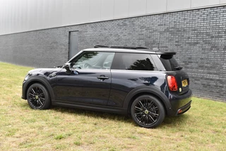 MINI Electric MINI Electric Mini Resolute edition 33 kWh Pano automaat resolute edition 135kw 1e eigenaar n.a.p. Pano / Leder / Harman Kardon / Head Up / Camera / Keyless - afbeelding nr 22