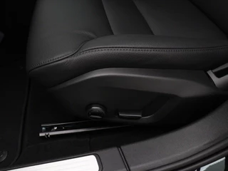Volvo V60 Volvo V60 2.0 T6 Essential Edition | Driver Assist | Leder | Climate | 19