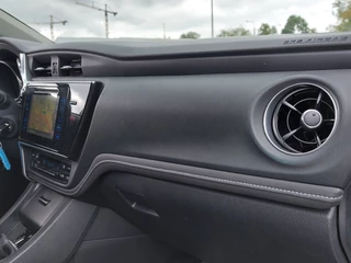 Toyota Auris Toyota Auris 1.2T 116pk Aspiration 5-Deurs | Origineel NL | 1300kg Trekgewicht | Navi | Clima | Cruise | Achteruitrijcamera | Rijstrook+Licht+Regensensor | Mistlampen | 16''lm | Trekhaak - afbeelding nr 29