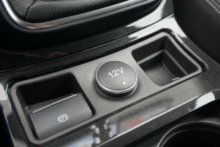 Ford Kuga Ford Kuga 120PK Titanium TREKHAAK | CARPLAY | KEYLESS | CAMERA | ELEK.KLEP - afbeelding nr 37