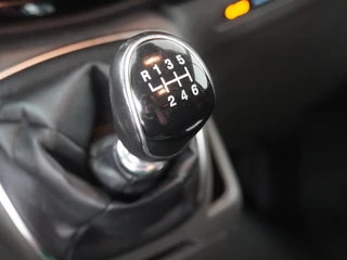 Ford Transit Custom Ford Transit Custom 300 2.0 TDCI L2H1 Limited 170PK - Navigatie - Camera - Airco - Cruise control - LM velgen - Trekhaak - 12 maanden garantie - afbeelding nr 39