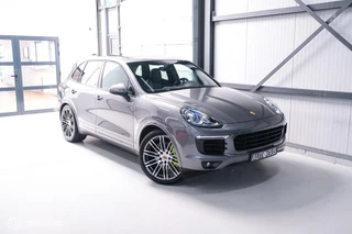 Porsche Cayenne Porsche Cayenne 3.0 S E-Hybrid 416 pk | NL auto NAP | Rijklaarprijs | Bose | Panoramadak | 21 inch | Meteorgrey | - afbeelding nr 21