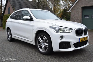 BMW X1 sDrive18i aut High Exe M Sport voll