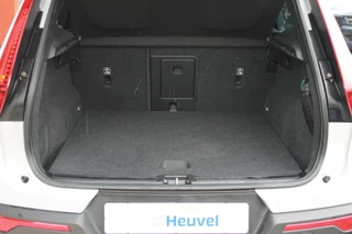 Volvo XC40 Volvo XC40 T5 Recharge R-Design | Stoelverwarming | Parkeercamera  | Glossy Black | Keyless - afbeelding nr 41