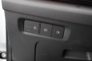 Škoda Octavia Skoda Octavia Combi 1.0 e-TSI 110pk MHEV DSG Style | Navigatie | Apple Carplay/Android Auto | Parkeersensor achter | Camera | Adaptive Cruise Control | Stoelverwarming | Ledverlichting | Climate Control - afbeelding nr 14