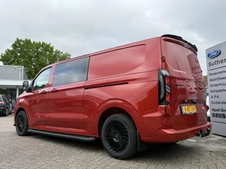 Ford Transit Custom Ford Transit Custom 300 2.0 TDCI L2H1 Limited DC | SCI | 136pk | Artisan Red | Dubbele Cabine | Trekhaak | Dubbele Schuifdeur | Bijrijdersstoel | Sidesteps | Bumperpakket | Zwarte velgen  | Stoelverwarming | Camera - afbeelding nr 4
