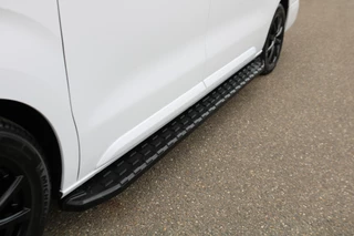 Peugeot e-Expert Peugeot e-Expert EV L3 75 kWh Airco Navigatie Trekhaak Black Line - afbeelding nr 43