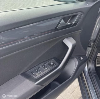 Volkswagen T-Roc Volkswagen T-Roc 1.5 TSI DSG Sport 150PK/PANO/VIRTU - afbeelding nr 24