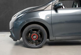 Toyota Aygo Aygo X-play | Automaat | All-Weather Banden | 2e eigenaar - afbeelding nr 18
