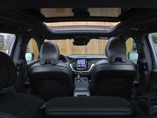 Volvo XC60 Volvo XC60 T8 407PK AWD / Inscription / panoramadak / 360° / LED - afbeelding nr 12