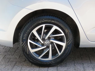 Volkswagen Touran Volkswagen Touran 1.2 TSI CON. SERIES ,,SOUND'' / Camera / Wegklap.haak / Stoelverwarming / - afbeelding nr 14