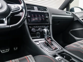 Volkswagen Golf Volkswagen Golf 2.0 TSI GTI Performance Pano Keyless Virtual Trekhaak - afbeelding nr 41