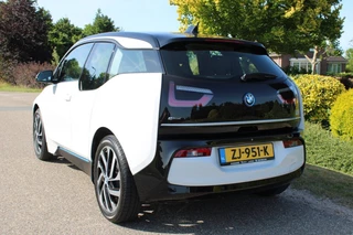 BMW i3 BMW i3 120Ah 42kWh automaat ECC/camera/cruise/DAB/navi/Harman Kardon/Stoelverw - afbeelding nr 2