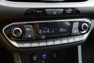 Hyundai i30 Hyundai i30 1.5 T-GDi MHEV Premium Navi/Camera/LED/18'' inch - afbeelding nr 33