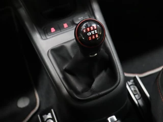 Volkswagen up! Volkswagen up! 1.0 TSI GTI [6-BAK, CAMERA, STOELVERWARMING, PDC ACHTER, BLUETOOTH, AIRCO, CRUISE, NIEUWSTAAT] - afbeelding nr 20