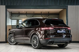Porsche Cayenne Porsche Cayenne 3.0 E-Hybrid Platinum Edition|Innodrive|Pano - afbeelding nr 3