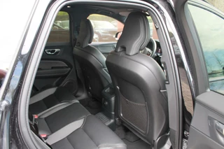 Volvo XC60 Volvo XC60 T6 Recharge AWD Ultimate Dark | Long Range | Panoramadak | Parkeercamera | Stoelverwarming | Pilot Assist | Glossy Black | Keyless - afbeelding nr 19