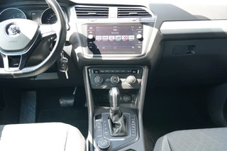 Volkswagen Tiguan Volkswagen Tiguan 1.4 TSI 4Motion Highline Business R - Trekhaak - Standkachel - Stoelverwarming & stuurwielverwarming - Parkeercamera - Climate Control - Cruise Control - LED - - afbeelding nr 10