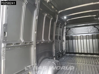 Iveco Daily Iveco Daily 35C21 3.0L Automaat 2025model Black Edition L2H2 ACC Camera LED CarPlay Dubbellucht L2 12m3 Airco - afbeelding nr 21
