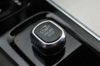 Volvo XC60 Volvo XC60 T6 Recharge AWD Ultimate Dark | Long Range | Panoramadak | Parkeercamera | Stoelverwarming | Pilot Assist | Glossy Black | Keyless - afbeelding nr 34