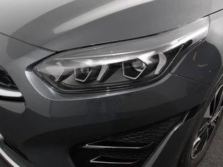 Kia Ceed Sportswagon Kia Ceed Sportswagon 1.6 GDI PHEV DynamicLine  Achteruitrijcamera Stuurverwarming Stoel verwarming Climate control LED Keyless start/ entry Parkeersensoren achter Adaptieve cruise control Lane assist - afbeelding nr 27